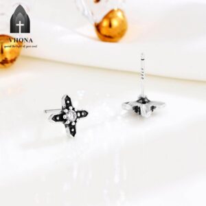 Viiona Black Cross Stud Earrings